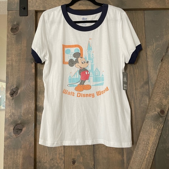 NWT Disney world vault collection 50th anniversary Mickey shirt size large - Picture 3 of 5